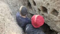 החשודים בעת המעצר (צילום: ניר דיסטלפלד)