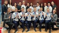 נבחרת ישראל בהתעמלות אמנותית עם מדליות הזהב באליפות אירופה (צילום: איגוד ההתעמלות בישראל)