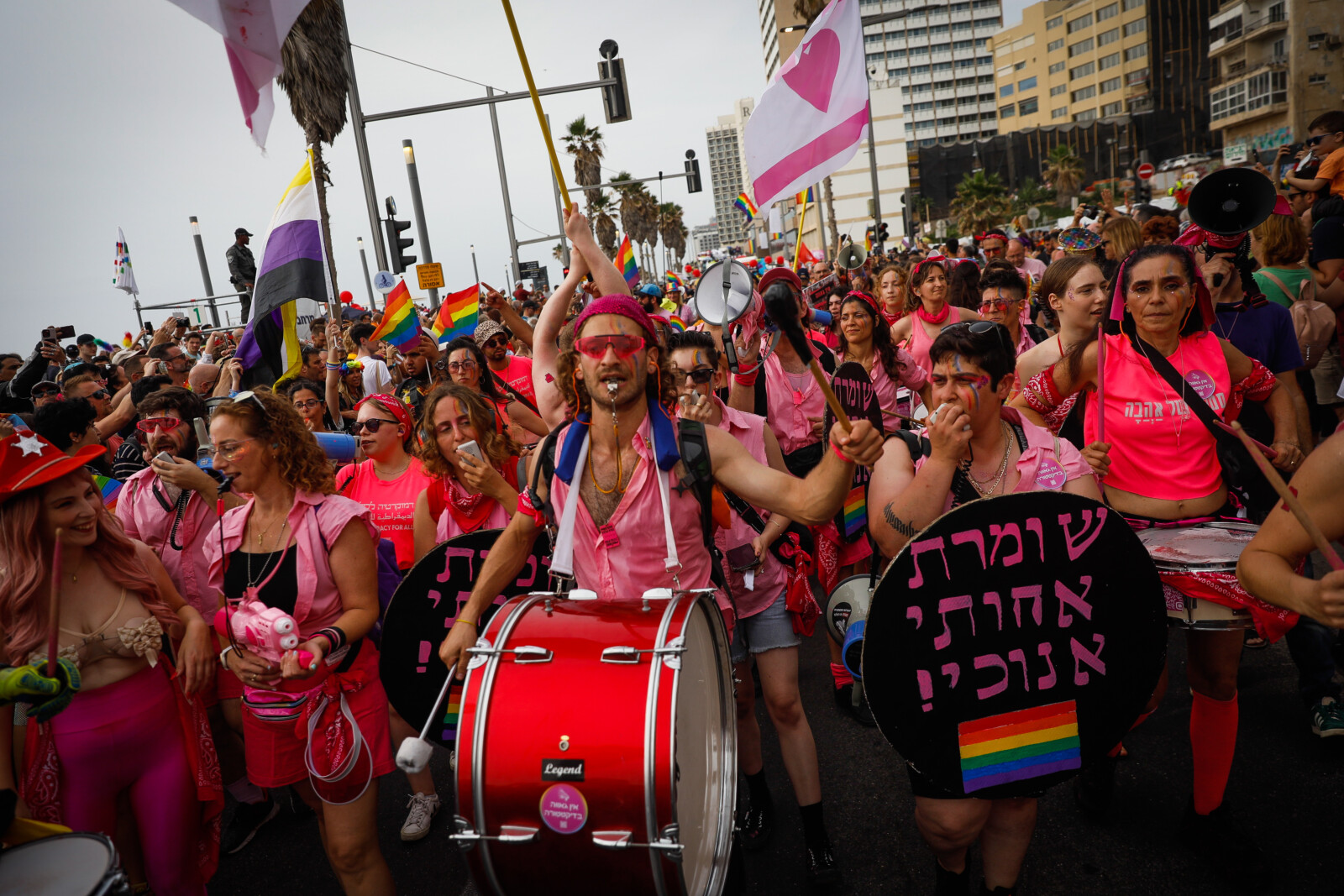 מצעד הגאווה בתל אביב (צילום: מרים אלסטר, פלאש90)