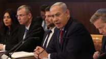 ראש הממשלה בנימין נתניהו בפתח ישיבת הממשלה השבועית (צילום: עמית שאבי/ פול)