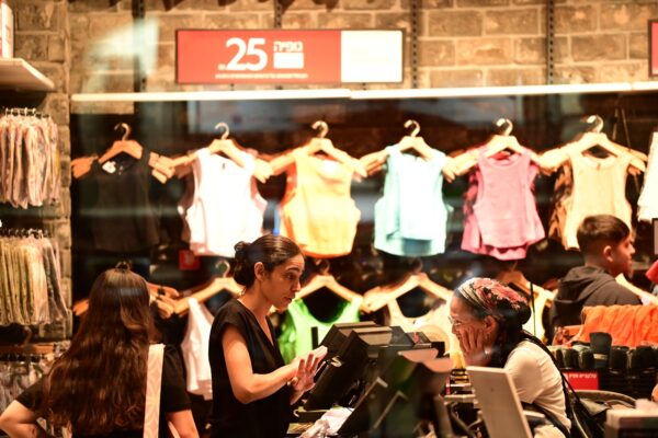 חנות בגדים (צילום: אור גואטה)