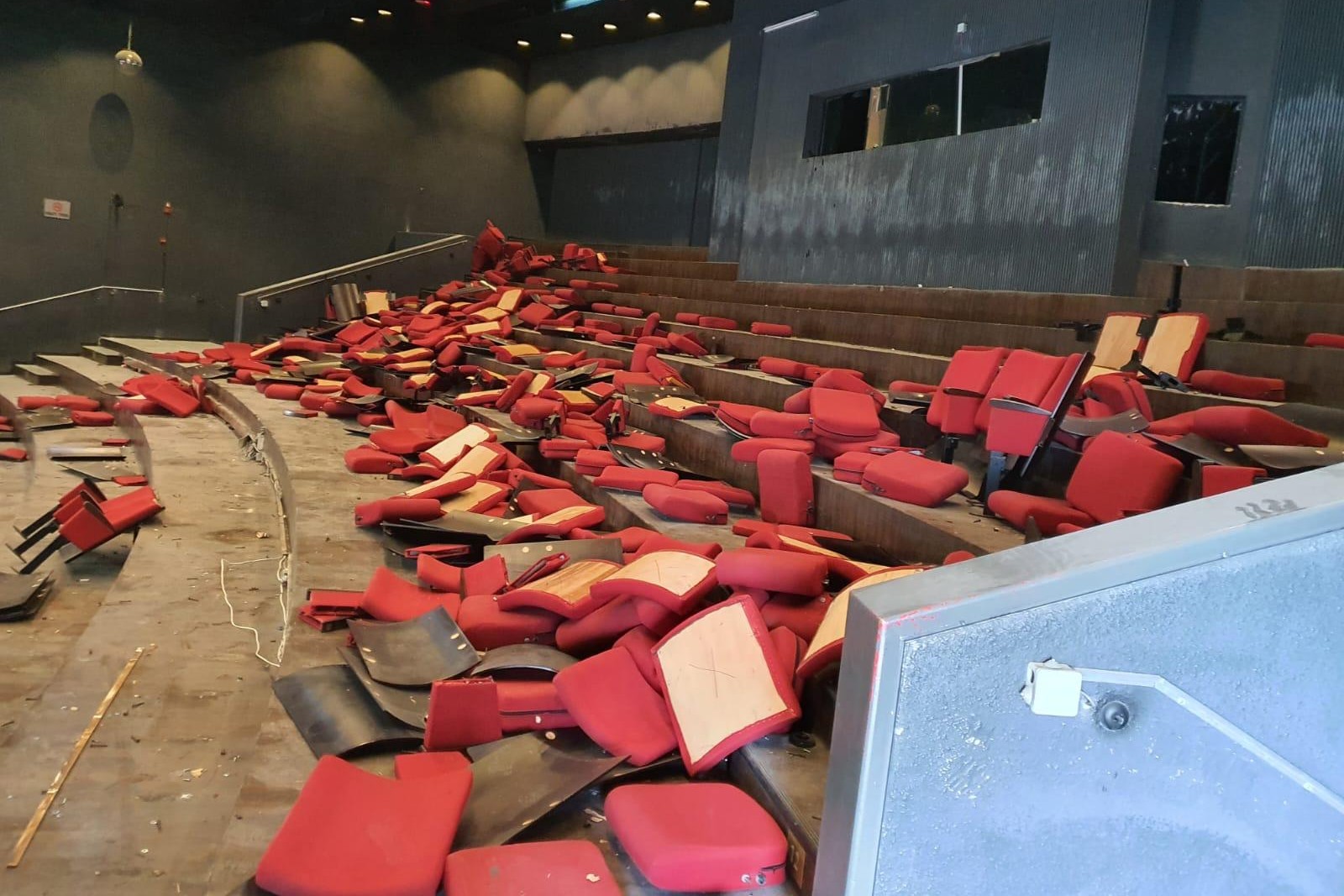 האולם במרכז דוהל לפני השיפוץ (צילום: באדיבות עיריית תל אביב- יפו)