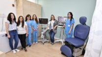 צוות החדר האקוטי לנפגעי ונפגעות תקיפה מינית בבית החולים לגליל בנהריה (צילום: רוני אלברט)