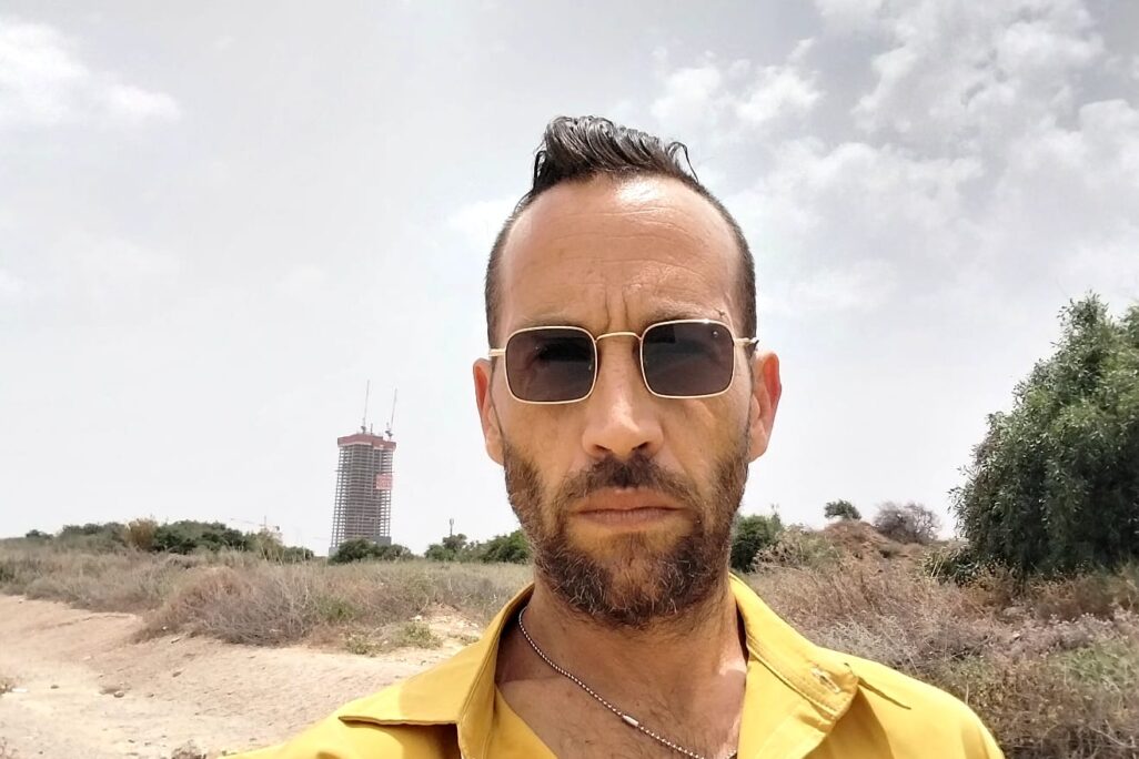 רועי ויינשטיין יו"ר ועד מפעילי עגורן צריח בהסתדרות עובדי הבניין והעץ (צילום: אלבום פרטי) רועי ויינשטיין יו"ר ועד מפעילי עגורן צריח בהסתדרות עובדי הבניין והעץ (צילום: אלבום פרטי)