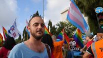 עופר בן-דוד ארז במצעד הגאווה והסובלנות בירושלים, 2023 (צילום: ג'וליה לרמה)