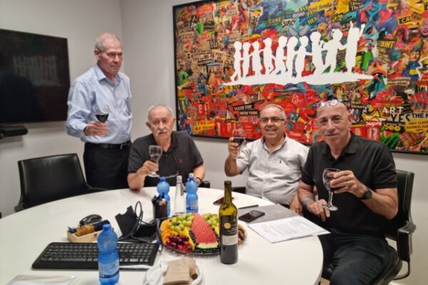 חתימת ההסכם הקיבוצי בענף המלונאות (צילום: יחצ)
