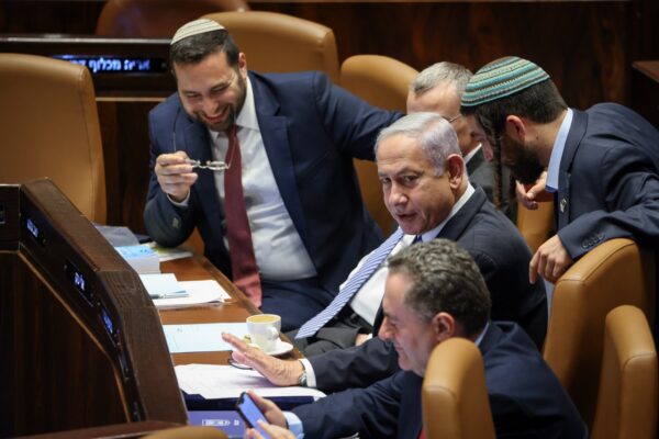 ראש הממשלה בנימין נתניהו במליאת הכנסת לפני ההצבעה על צמצום עילת הסבירות (צילום: נועם מושקוביץ׳/ דוברות הכנסת)
