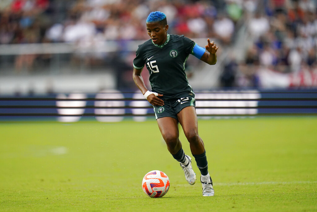 ראשידאט אג'יבדה מנבחרת ניגריה מול ארצות הברית במשחק ידידות (צילום: AP/Julio Cortez)