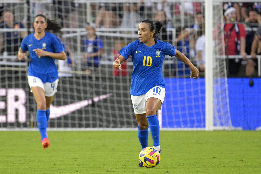 מרטה במדי נבחרת ברזיל (צילום: AP/Phelan M. Ebenhack)