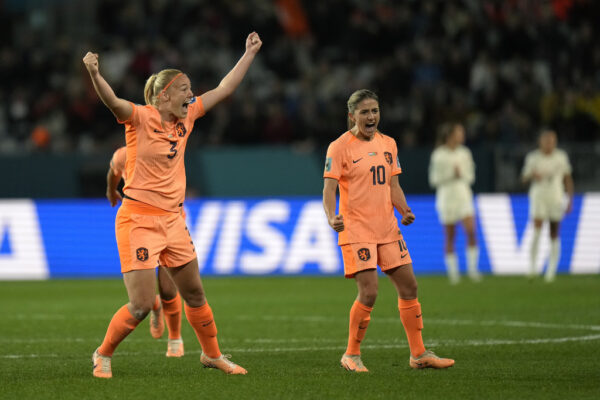 סטפני ואן דר חראט מנבחרת הולנד חוגגת שער מול פורטוגל, בשלב הבתים של מונדיאל 2023 (צילום: AP/Alessandra Tarantino)