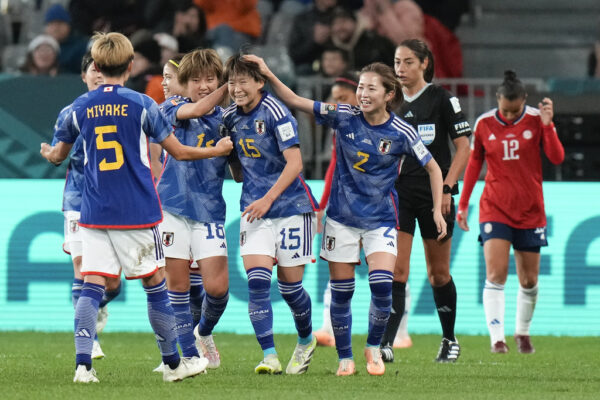 שחקניות נבחרת יפן חוגגות שער על קוסטה ריקה, בשלב הבתים של מונדיאל הנשים 2023 (צילום: AP/ Alessandra Tarantino)