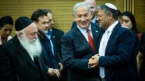 ראש הממשלה בנימין נתניהו עם השרים יצחק גולדקנופף ואיתמר בן גביר (צילום: יונתן זינדל/ פלאש90)