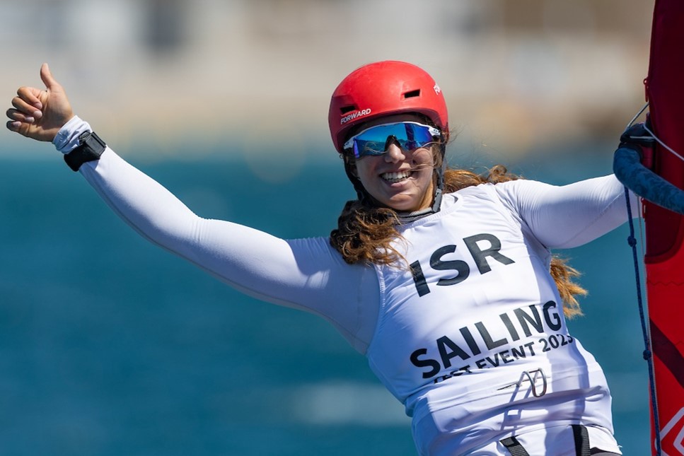 שרון קונטור זוכה בתחרות הקדם אולימפית בגלישת רוח (צילום: WORLD SAILING)