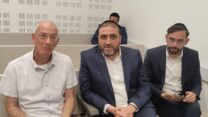 שר הבריאות משה ארבל (במרכז) ראש חטיבת בתי החולים הממשלתיים דודו דגן בדיון בבית הדין לעבודה על עצירת שביתת הרופאים (צילום: ניצן צבי כהן)