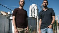 עידו אטיאס (מימין) ויאיר דודק (צילום: דוד טברסקי)