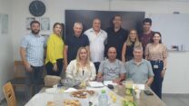 נציגי עובדי סנפרוסט, ההסתדרות וההנהלה חתמו על הסכם קיבוצי חדש (צילום: דוברות ההסתדרות)