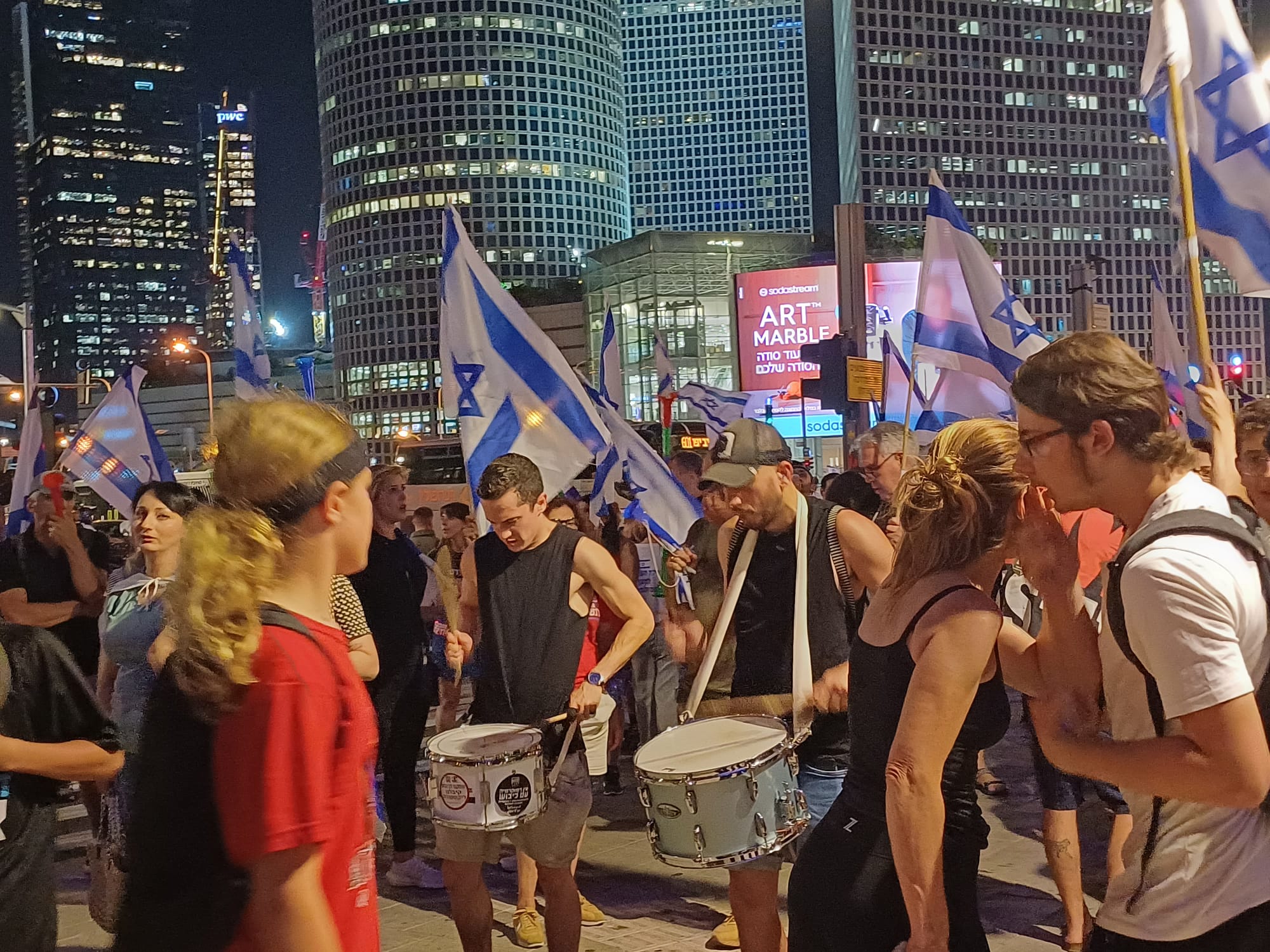הפגנה נגד הרפורמה המשפטית בשדרות קפלן בתל אביב (צילום: ארגוני המחאה)