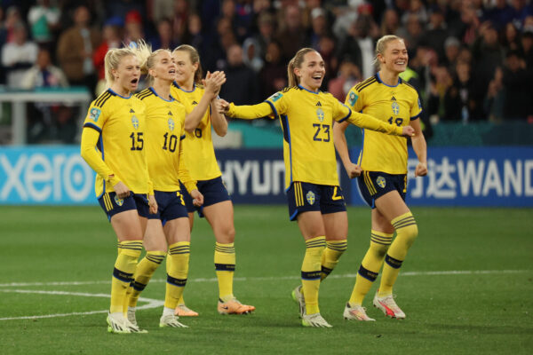 שחקניות נבחרת שבדיה חוגגות ניצחון על ארה"ב בשמינית גמר מונדיאל נשים 2023 (צילום:REUTERS/Asenka Brandon Ratnaike)