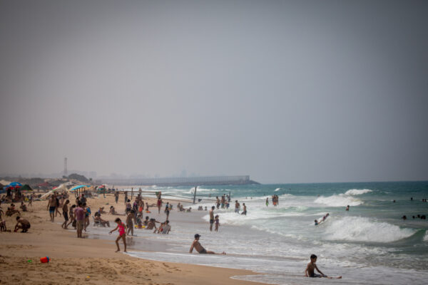 חוף זיקים (צילום ארכיון: יונתן זינדל / פלאש 90)