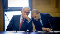 ראש הממשלה בנימין נתניהו וי״ר הקואליציה אופיר כץ (צילום: אריק מרמור/ פלאש90)
