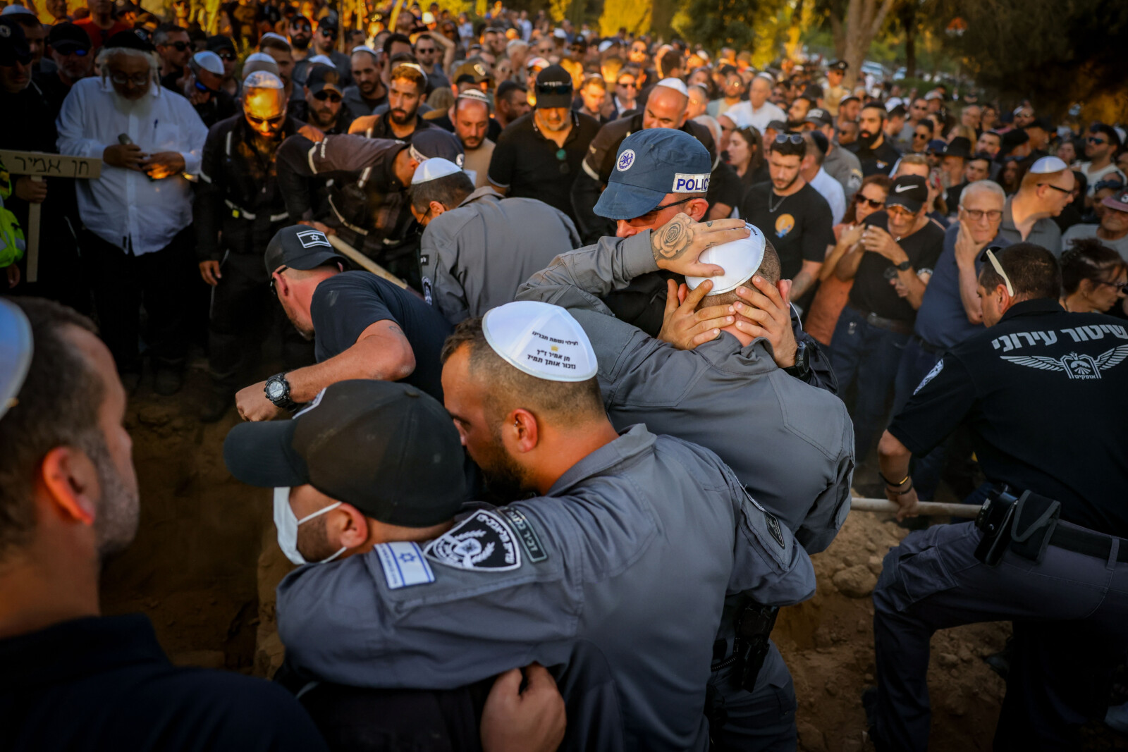 הלוויתו של הסייר חן אמיר שנרצח בפיגוע בתל אביב (צילום: חיים גולדברג, פלאש90)