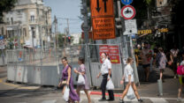 רחוב אלנבי הסגור בתל אביב (צילום: מרים אלסטר/ פלאש90)