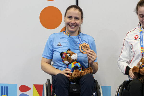 נינה גורודצקי עם המדליה במשחקים האירופיים הפראלימפיים (צילום: לילך וייס רוזנברג)