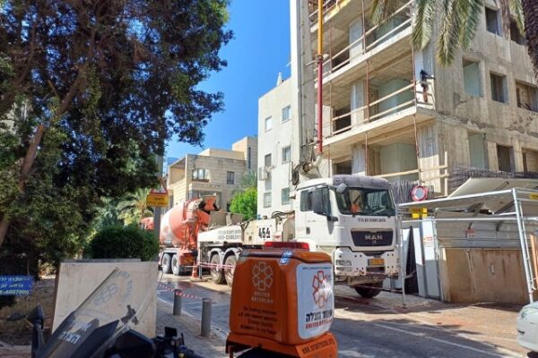 זירת תאונת עבודה בתל אביב (צילום: דוברות איחוד הצלה)
