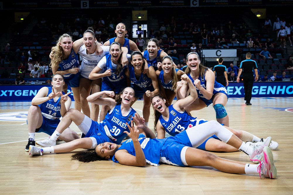 נבחרת העתודה נשים בכדורסל באליפות אירופה (צילום: FIBA.com)