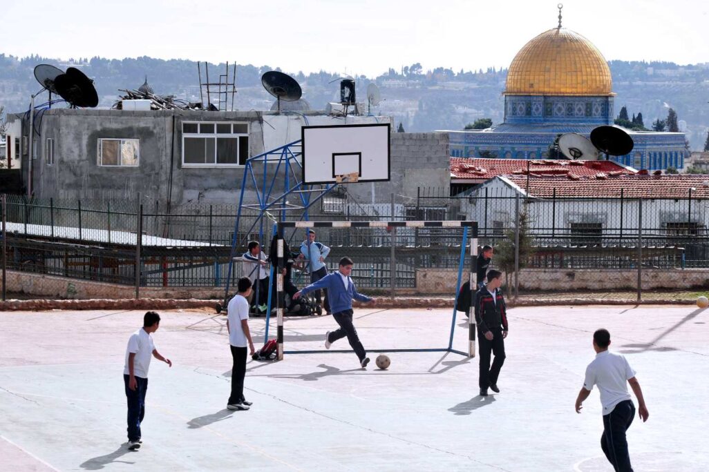 נערים במזרח ירושלים (צילום ארכיון: (ChameleonsEye / Shutterstock.com)