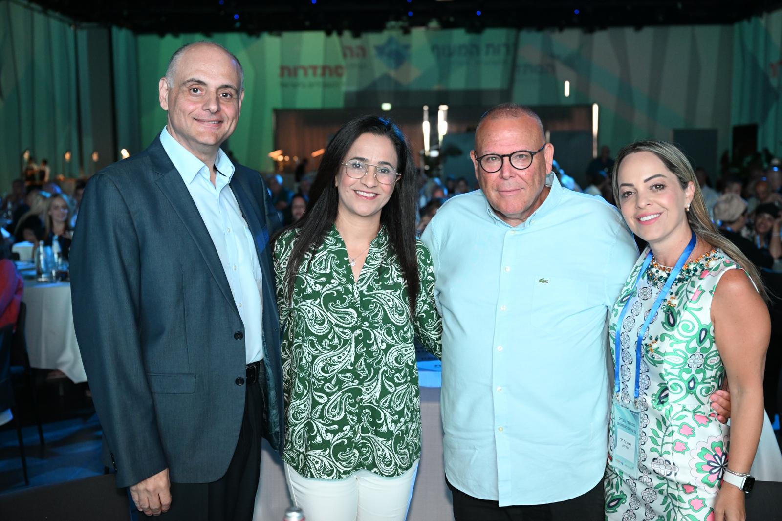 מנכ"לית עמותת שחר און הילה קניסטר בר-דוד, יו"ר ההסתדרות ארנון בר-דוד, ראש עיריית אור יהודה ליאת שוחט ויו"ר הסתדרות המעו"ף גיל בר טל (צילום: דוברות ההסתדרות)