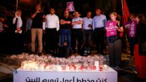 הפגנת מחאה נגד האלימות והפשיעה בחברה הערבית בבסמת טבעון, בעקבות רצח 5 בני משפחת דלאיקה (צילום: REUTERS/Ammar Awad)