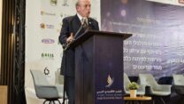 מבקר המדינה מתניהו אנגלמן בוועידה השלישית לפיתוח כלכלי של הפורום הערבי (צילום: יניב שרון)