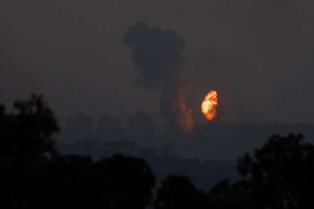 תקיפות של צה״ל ברצועת עזה (צילום: REUTERS/Amir Cohen)