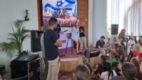 אנה זק מופיעה במלון המפונים ENJOY בים המלח (צילום: אושרה שייב לרר)