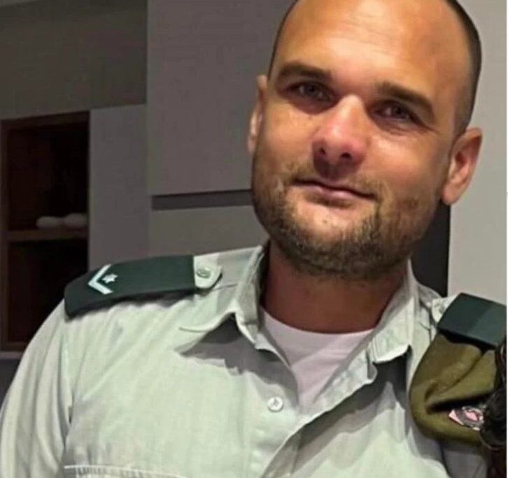 רס"ם זיו דדו מרחובות. נפל בקרב על ישובי הדרום (צילום: דובר צה"ל) רס"ם זיו דדו מרחובות. נפל בקרב על ישובי הדרום (צילום: דובר צה"ל)