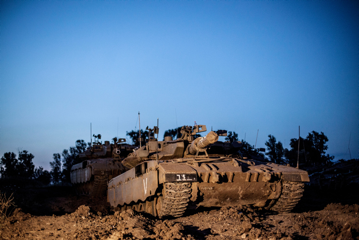 טנקים של צה״ל על גבול הרצועה (צילום: ניאל בדחאן/ פלאש90)