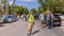 כוחות ביטחון והצלה בכניסה למושב ישרש (צילום: יוסי אלוני/פלאש90)