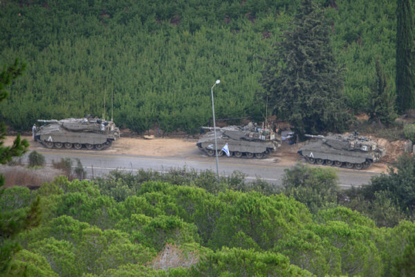 טנקים של צה"ל סמוך לגבול ישראל-לבנון (צילום: אייל מרגולין/פלאש 90)
