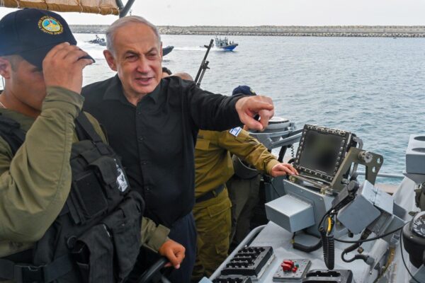 ראש הממשלה בנימין נתניהו בסיור בבסיס זרוע הים (צילום: קובי גדעון, לע״מ)