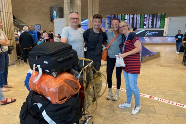 זאק רוזנברג, חזר מירח דבש למילואים עם ציוד צבאי בסך 20 אלף ש"ח שרכש בדובאי (צילום: יהל פרג')