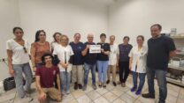 צוות המרפאה שהוקמה בקיבוץ שפיים עבור תושבי קיבוץ כפר עזה (צילום: דפנה איזברוך)