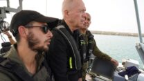 שר הביטחון יואב גלנט בסיור בבסיס אשדוד של חיל הים, מול חופי עזה (צילום: אריאל חרמוני, משרד הביטחון)