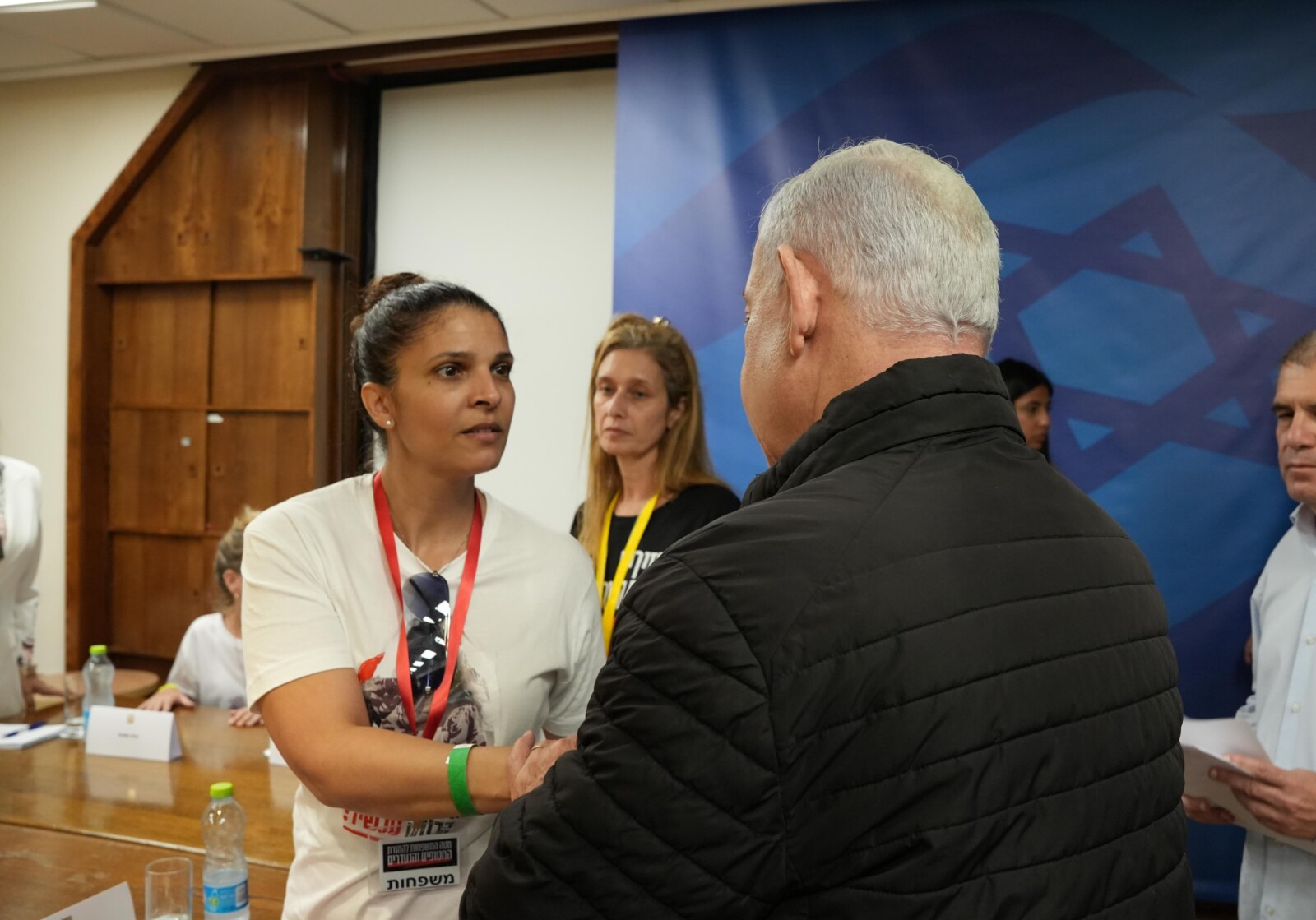 ראש הממשלה בנימין נתניהו במפגש עם נציגי משפחות החטופים (צילום: לע"מ)