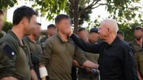 שר הביטחון יואב גלנט במפגש עם לוחמים (צילום: אריאל חרמוני)