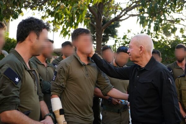 שר הביטחון יואב גלנט במפגש עם לוחמים (צילום: אריאל חרמוני)