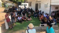 עובדים זרים שפונו מיישובי עוטף עזה למושב עין יהב בערבה (צילום: רשות האוכלוסין וההגירה)