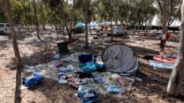 אתר מסיבת 'נובה' סמוך לקיבוץ רעים, לאחר מתקפת הטרור הרצחנית של חמאס ב-7 באוקטובר (צילום: REUTERS/Ronen Zvulun)