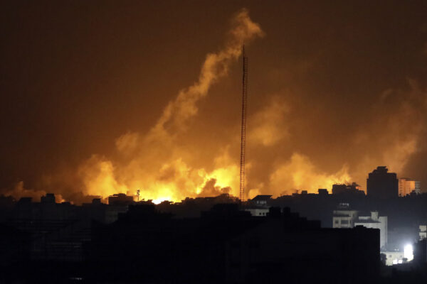 הפצצות צה"ל ברצועת עזה (צילום: עבד חאלד, AP)