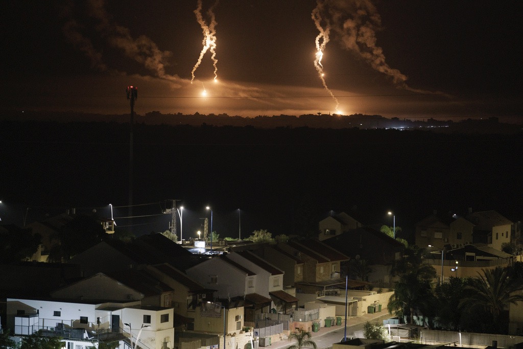 הפצצות של צה״ל ברצועת עזה (צילום: AP Photo/Leo Correa)